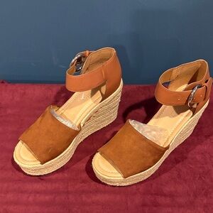 Nine West Tan Wedge Sandals - 6?1/2